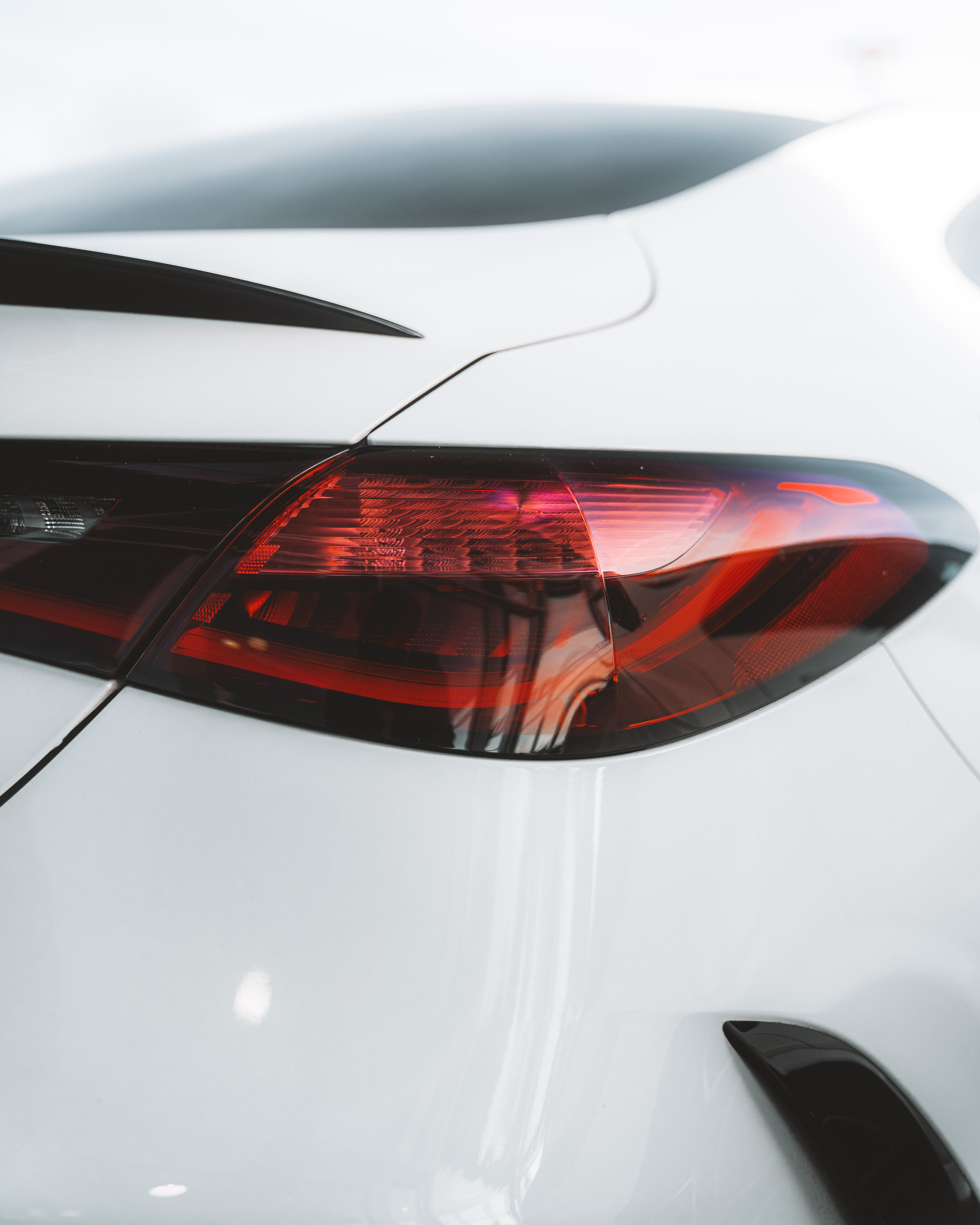 Detailaufnahme des Rücklichts eines Mercedes CLE