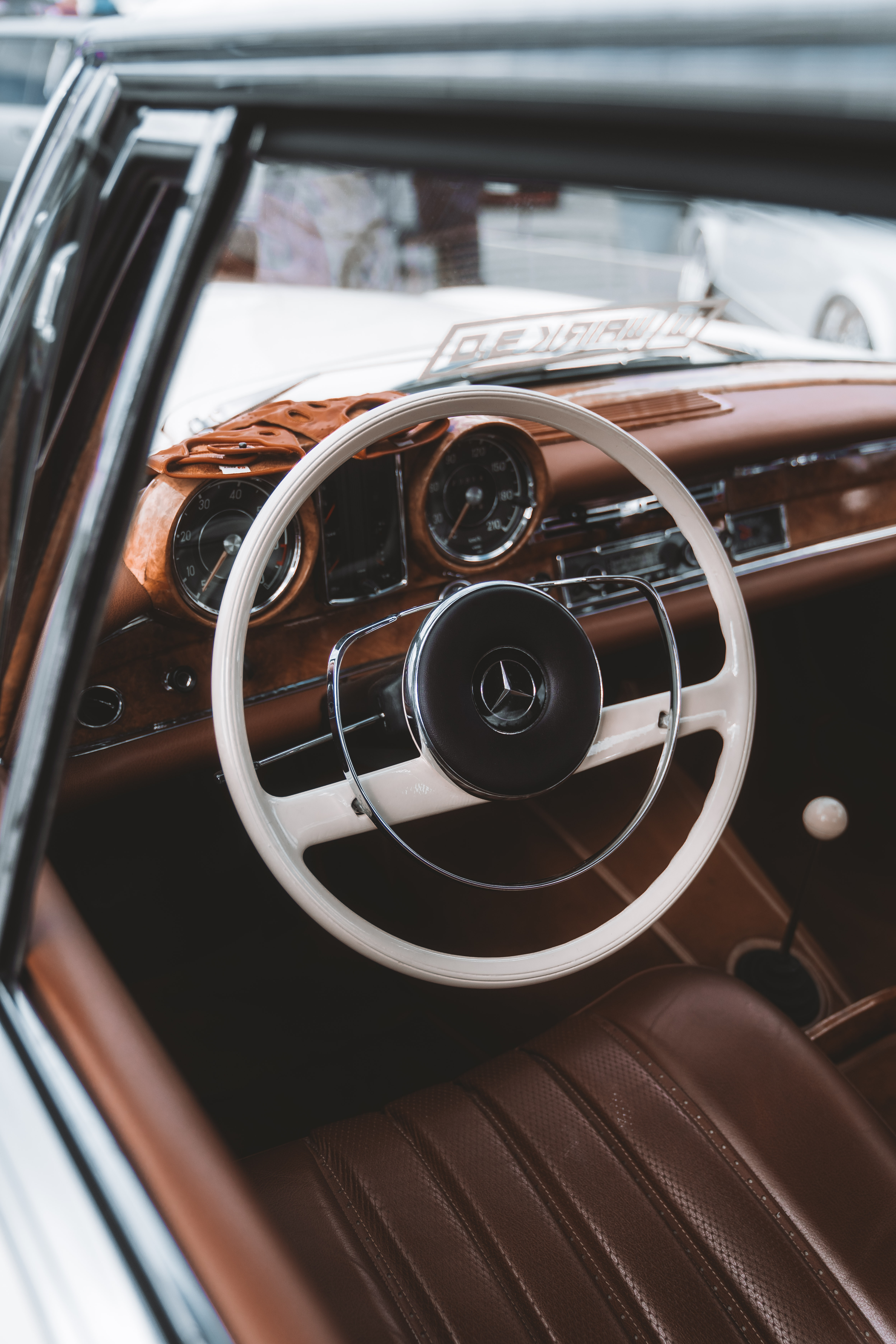 Hochwertiges Interieur-Detail eines Mercedes
